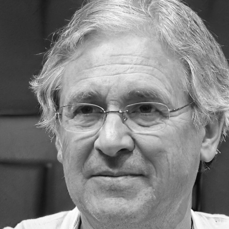 Carlos Mendoza, Director Financiero
